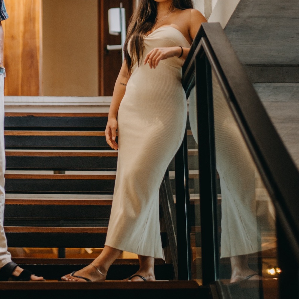 Knit strapless dress